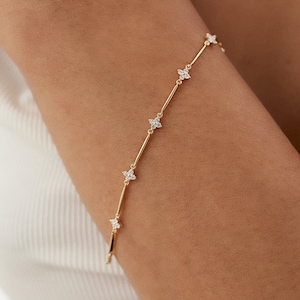 Diamond Cluster Bracelet in 14k Solid Gold / Diamond Clover Bracelet / Diamond Infinity Bracelet / Layering Bracelet / Gift for Mom