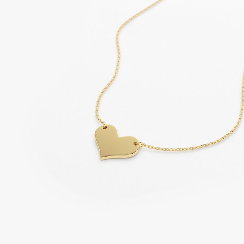 14k Gold Heart Necklace Side View