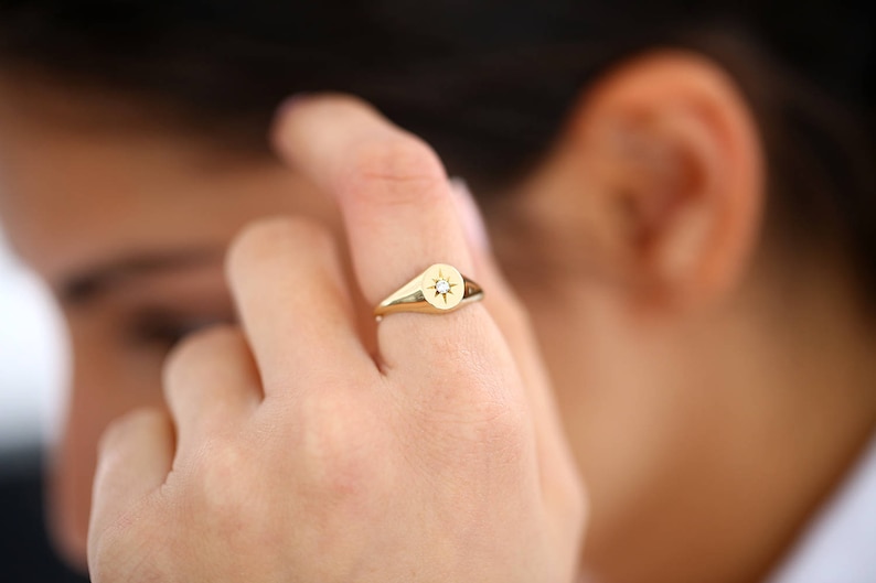 Diamond Signet Ring 14k Gold / Star Setting Diamond Signet Ring / Gold Signet Ring / Pinky Signet Ring