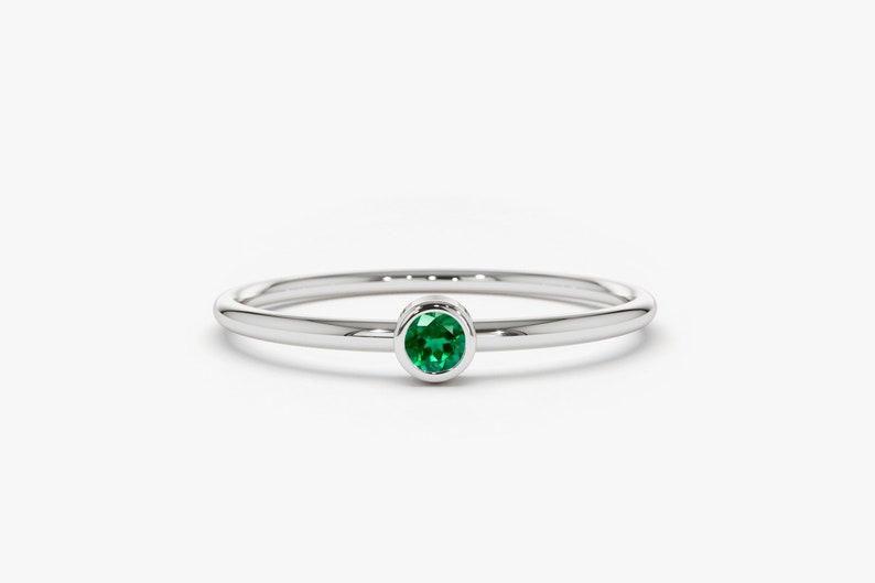 14k White Gold Emerald Gemstone Ring