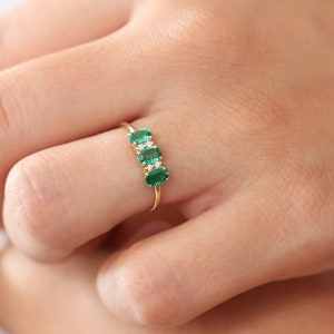 Emerald Ring / 14k Solid Gold Natural Genuine Emerald and Diamond Ring / Green Gemstone Ring/ Green Emerald/ Emerald Jewelry