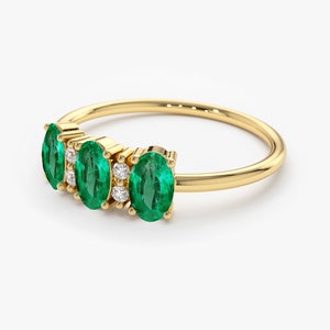 14k Solid Gold Natural Genuine Emerald and Diamond Ring Side View