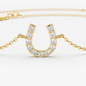 14k Gold Lucky HorseShoe Charm Bracelet Close View