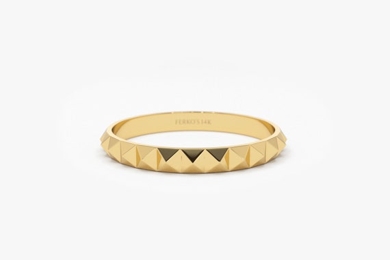 Thick Pyramid Gold Band – Ali Weiss Jewelry