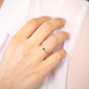 Emerald Ring / 14k Gold Single Emerald 0.08ctw Engagement Ring / Emerald Gemstone Ring / Stacking Natural Emerald Ring