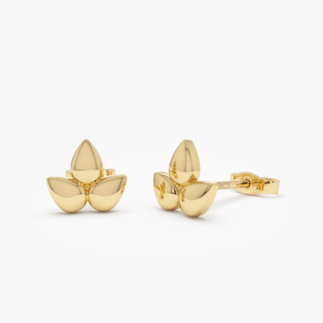 Pearl and Gold Teardrop Studs