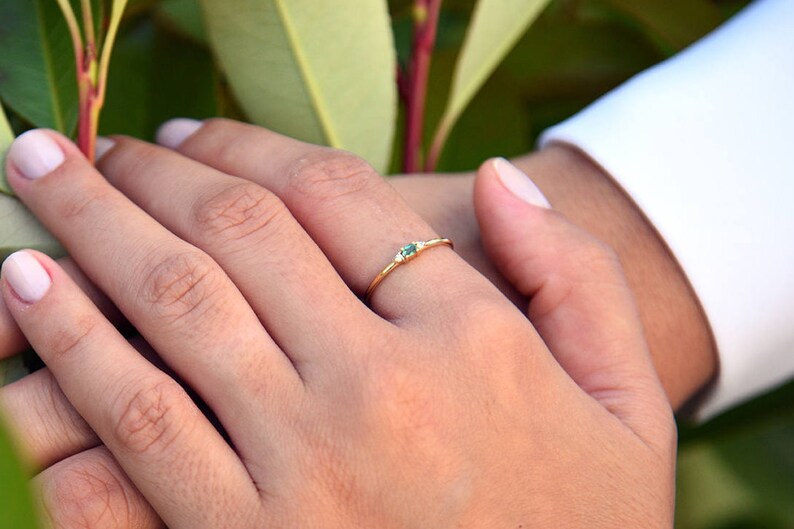 Emerald Ring / Oval Emerald Ring / 14K Gold Oval Cut Emerald with Surrounding Round Cut Diamonds