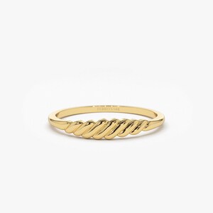 Gold Ring / Thin Croissant Ring / 14k Gold Pluto Ring / Gold Twisted Ring / Cute Gold Ring / Gold Midi Ring / Pinky Ring Ferkos Fine jewelry