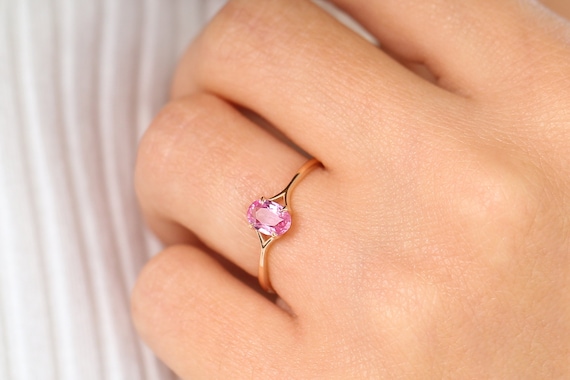 Anillo best sale zafiro rosa