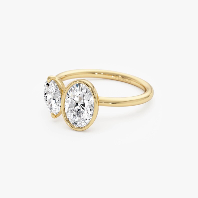 14k Gold 1.50 ctw Oval Shaped Lab Grown Diamond Toi et Moi Ring Side Angle