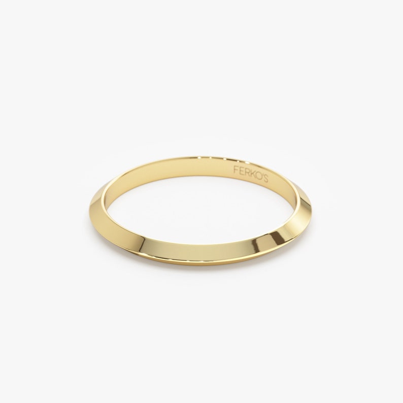 14K Gold Knife Edge Wedding Ring Side Angle