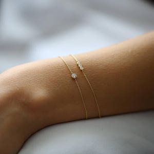 Diamond Bracelet with Thin Chain / Trio Diamond Bracelet in 14k Solid Gold in bezel setting / Diamond Bezel Bracelet