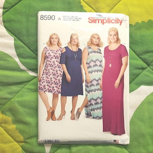 Simplicity sewing pattern 8590, woman's knit dress
