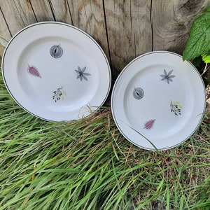 Arabia Finland Lehto bread plates, design by Raija Uosikkinen, set of two