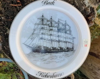 Holmegaard Glass Ship's Plaque or wall plate, design Michael Bang, The training ship of Kobenhavn 1980