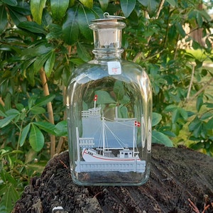 Holmegaard liquor bottle, shape design Michael Bang
