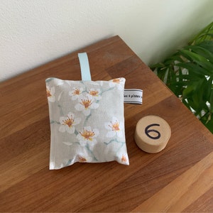 Coussinet/sachet Brodé Main à La Lavande, Initiale Z - Décoration Et Senteur Naturelle