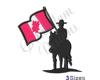Puede incluir: Silueta de una persona a caballo sosteniendo una bandera canadiense. La bandera es roja y blanca con una hoja de arce en el centro. La persona lleva un sombrero y está montando un caballo. La imagen está en blanco y negro.