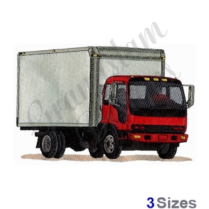 Puede incluir: Un camión de reparto rojo con una caja blanca. El camión tiene una parrilla y faros negros. El camión está sobre un fondo blanco.