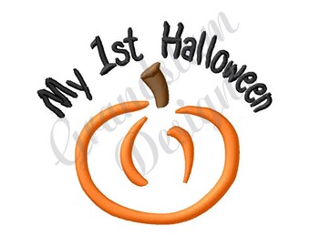 Può includere: Una zucca arancione con un gambo marrone e il testo "My 1st Halloween" in nero.