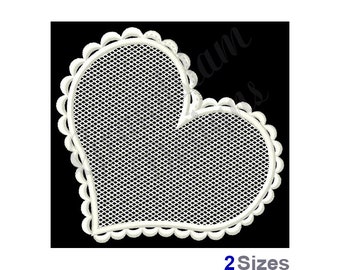Pode incluir: Design de bordado de coração de renda branca com borda festonada. Este design está disponível em dois tamanhos.
