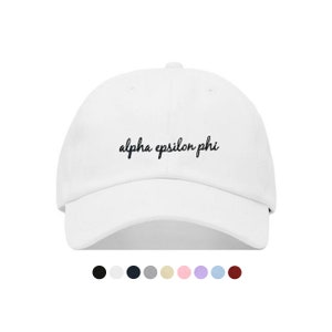 Puede incluir: Gorra de béisbol blanca con texto bordado en negro que dice "alpha epsilon phi".