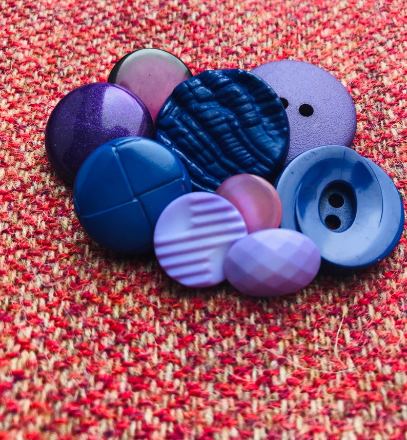 Buttons The colour Purple vintage