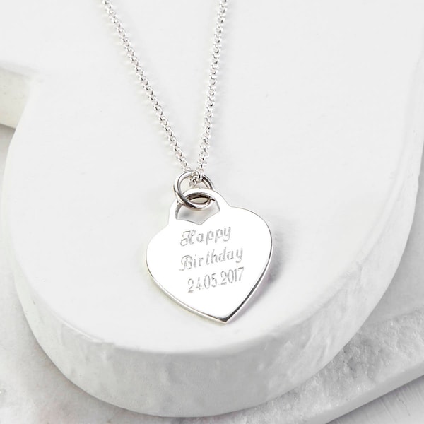 Collar grande de plata de ley con forma de corazón grabable