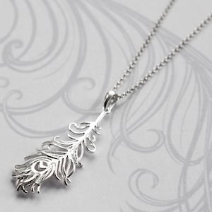 Collana in argento sterling con piume di pavone
