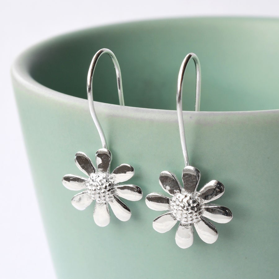 [STONE HENgE] 925 Silver☆Silver Daisy One-touch Earrings Silver flower Earrings Daisy | TOUS