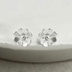 Sterling Silver Dainty Daisy Studs