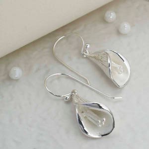 Sterling Silber Calla Lilie baumeln Ohrringe
