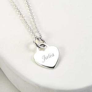 Collana a cuore incisa in argento sterling