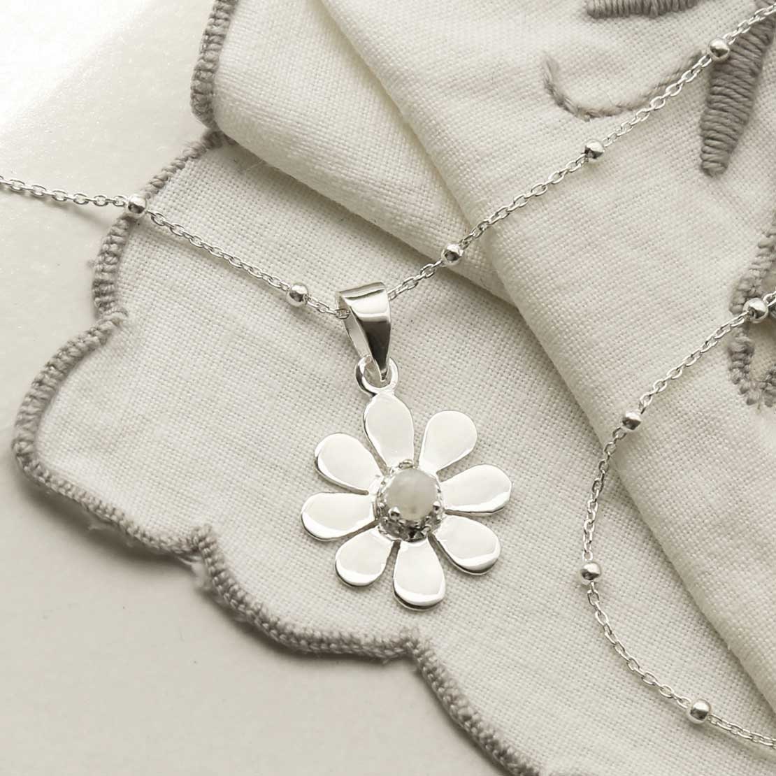 ネックレス・ペンダント STONEHENgE silver daisy necklace STONEHENgE】Silver Daisy Flower Necklace K1849〜ネックレス