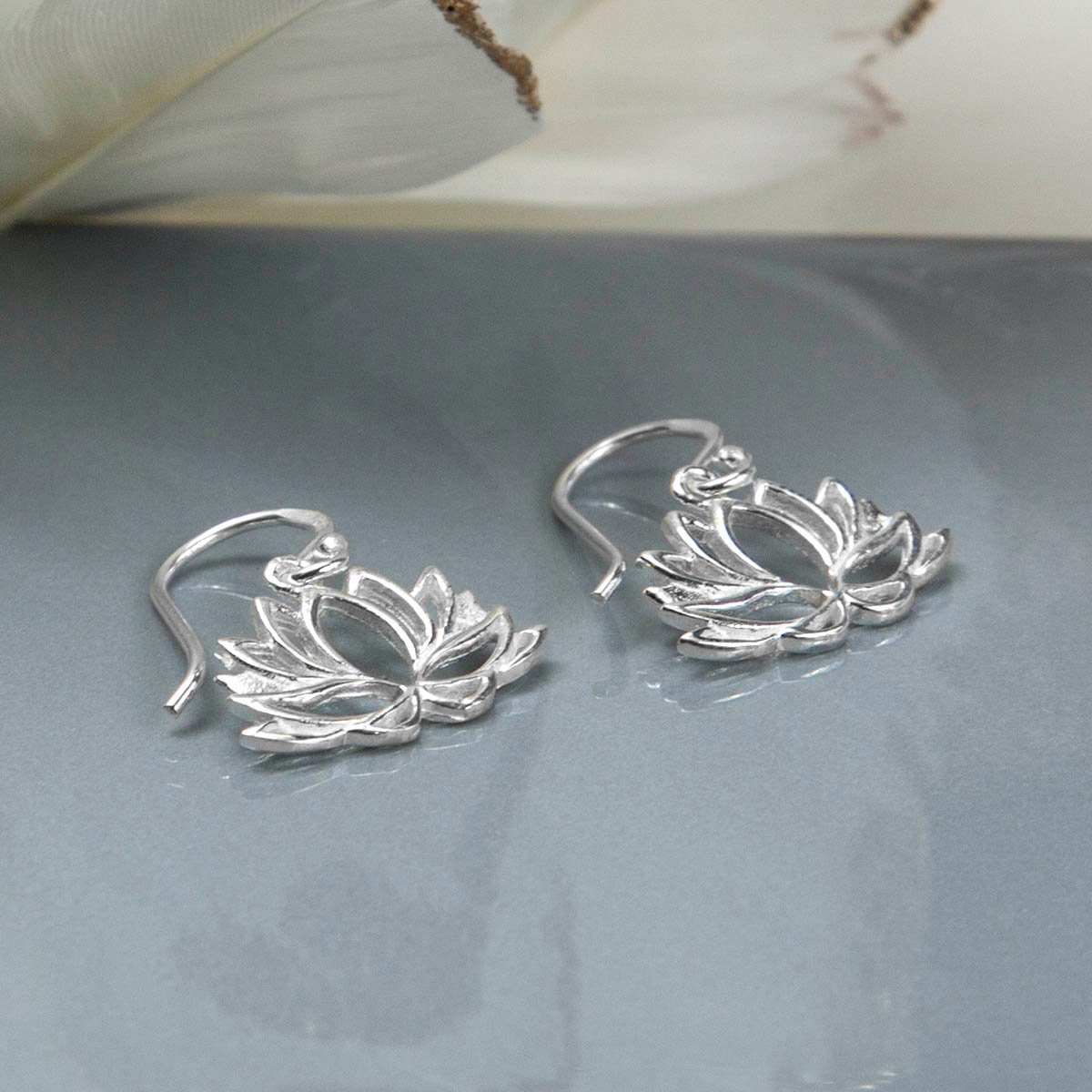 Sterling Silber Lotus Blume Ohrring - Handgemachte Silber Ohrringe - Spiritueller Lotus Schmuck - Boho Geschenk für Sie