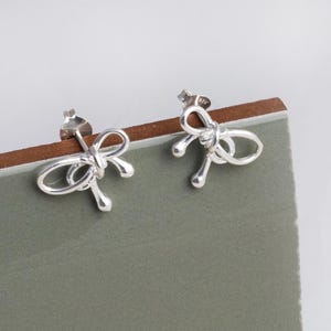 Sterling Silber Bogen Ohrstecker