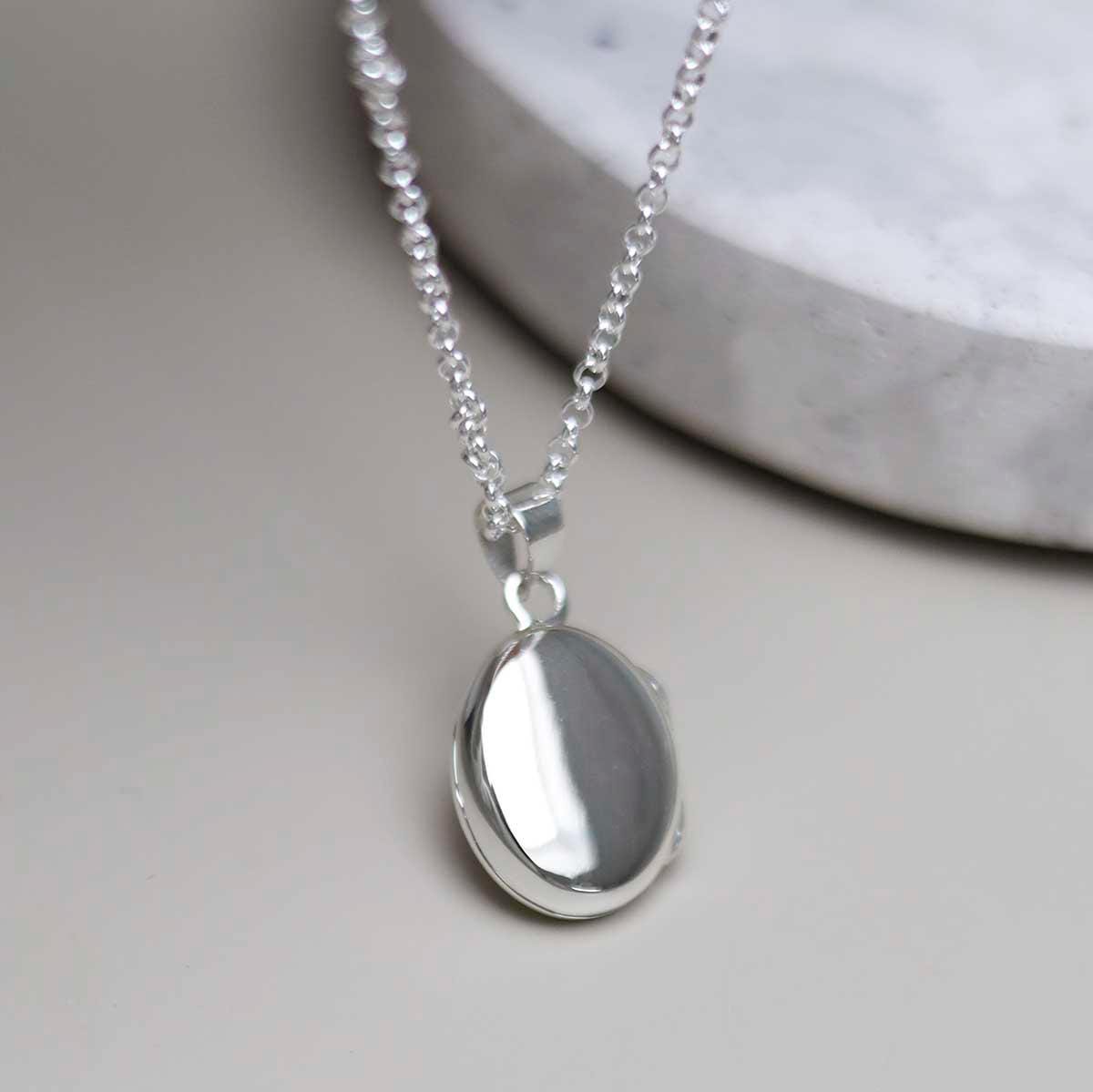 2023 New Arrival 925 Sterling Silver Oval Shaped Triple Moon Goddess Amulet Charm Pendant
