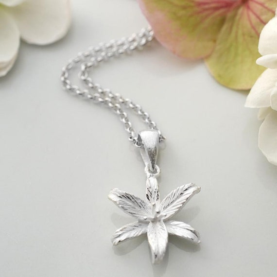 Sterling Silver Lily Flower Star Necklace 