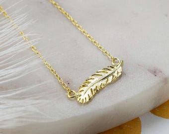 Collana con piuma in argento sterling placcato oro – Delicato ciondolo naturale – Gioielli minimalisti boho – Regalo per lei – Collana a strati