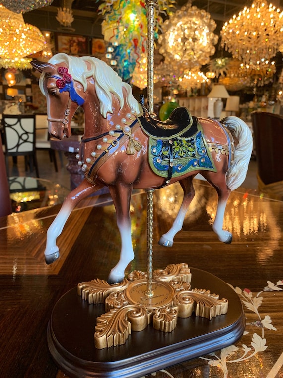The House of Kronemann Carousel Collection Golden Symphony Walker
