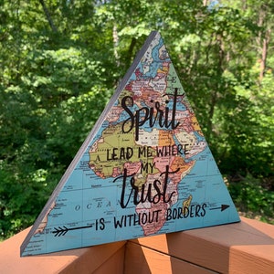 &quot;Handgefertigtes &quot;&quot;Landkarte Berg&quot;&quot; Holzschild &quot;&quot;SpiritLead Me&quot;&quot;&quot;