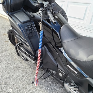 Round American flag whip