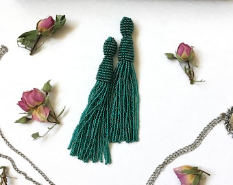 Green tassel earrings Emerald beaded tassel earrings Bridal earrings Fringe earrings Prom earrings Bohemian earrings Boho earrings