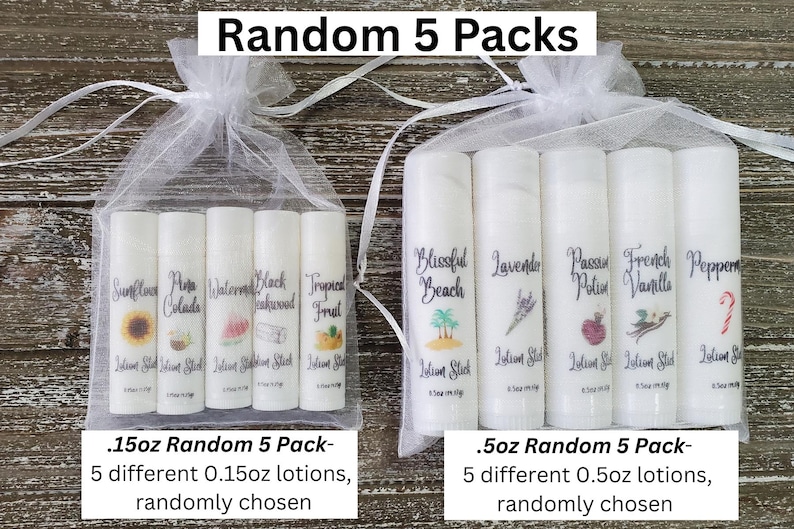 Pode incluir: Duas sacolas de organza branca cheias de tubos de protetor labial. Uma sacola cont&eacute;m cinco tubos de 4,25g com r&oacute;tulos como "Sunflower" e "Tropical Fruit". A outra sacola tem cinco tubos de 14g rotulados "Blissful Beach" e "Peppermint".
