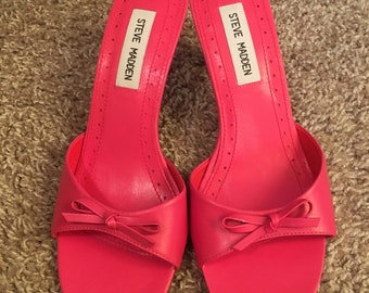 neon pink kitten heels