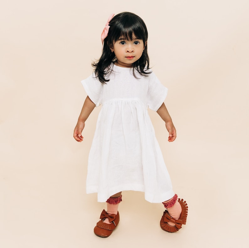 Robe de fille en lin, robe en lin pour filles, vêtements pour enfants, robe de fille en lin à fleurs, robe en lin pour tout-petit, robe pour premier anniversaire White