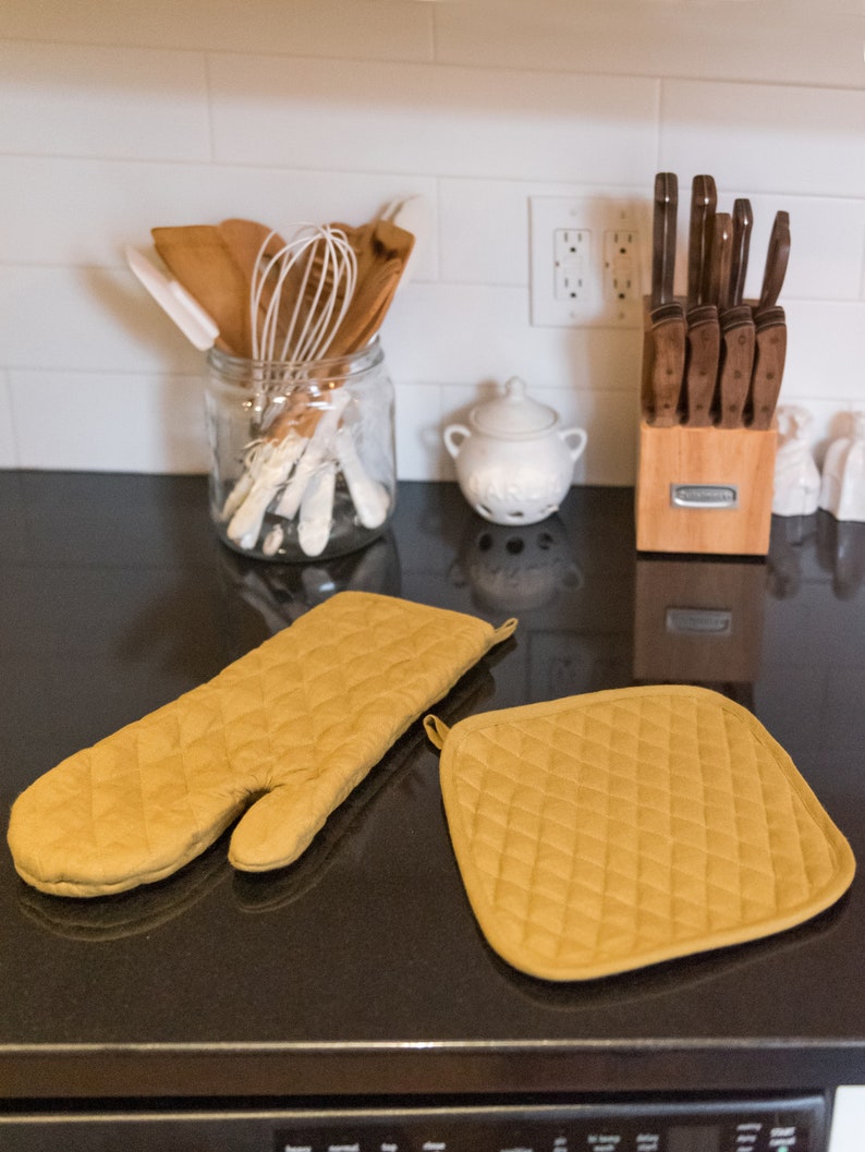 Linen oven mitt kitchen decor , linen kitchen gloves , oven mitts kitchen accessory , eco friendly kitchen mittens natural oven mitt Olive