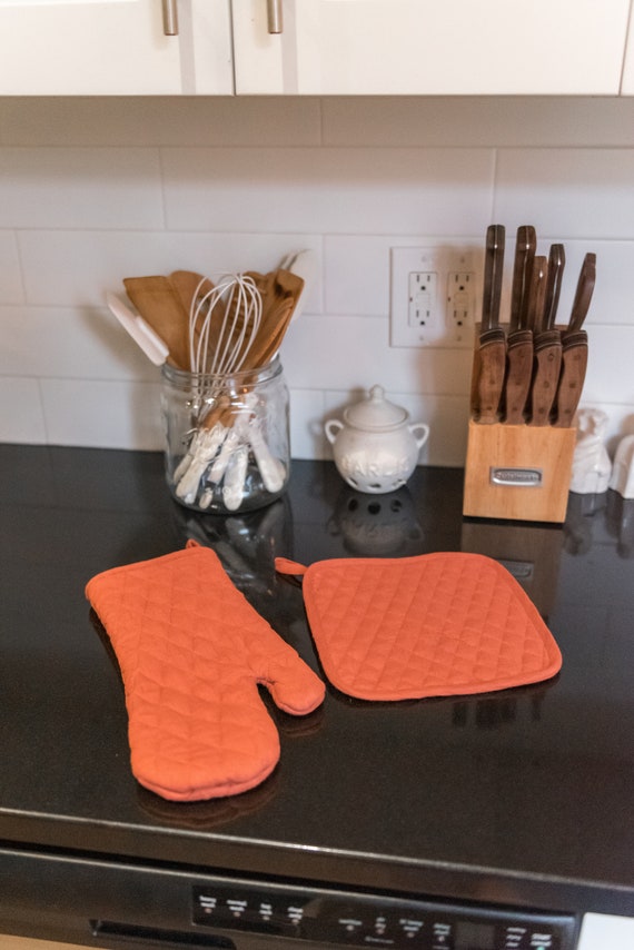 Linen Oven Mitt and Linen Pot Holder. 100% Linen Oven Mitts. Pot Holders.  Eco Friendly Kitchen Mittens. Kitchen Gloves. Housewarming Gift. 