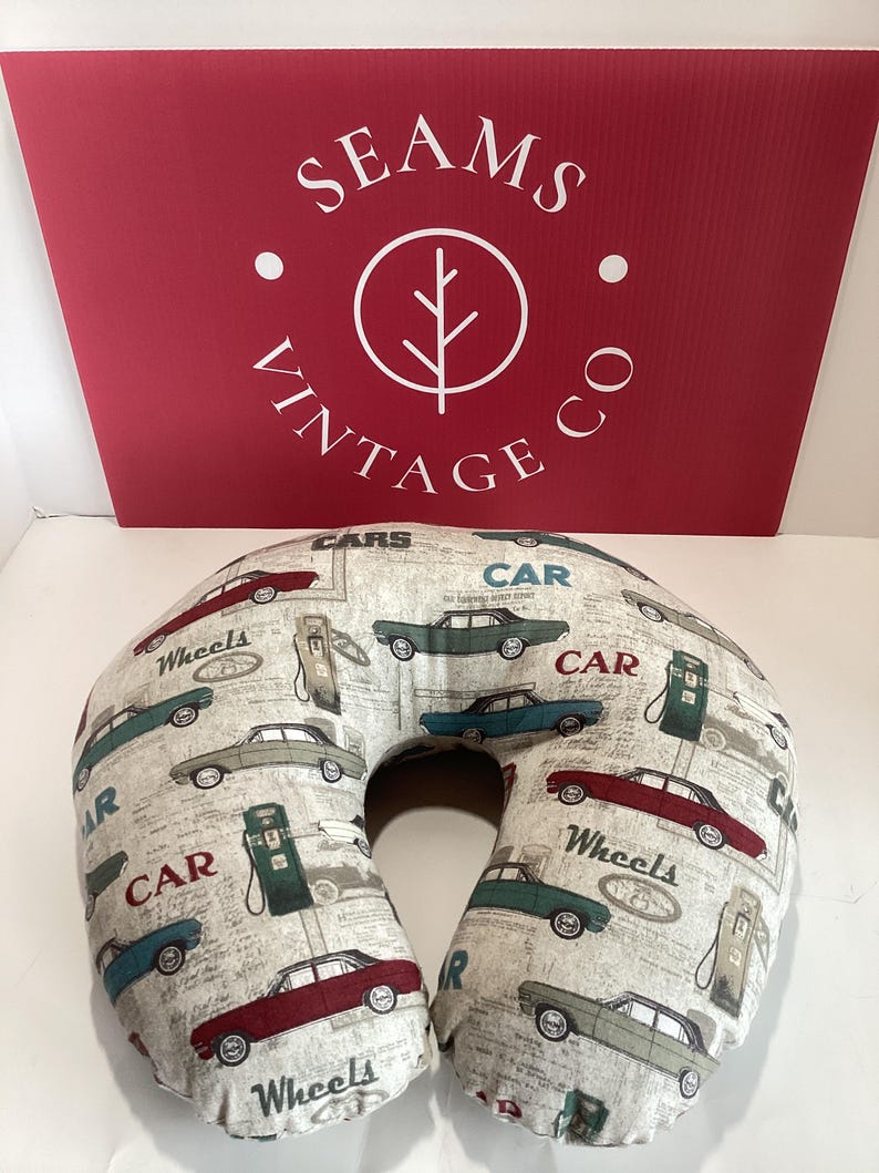 Handmade Cotton Neck Travel Pillow: Vintage Car Print afbeelding 1