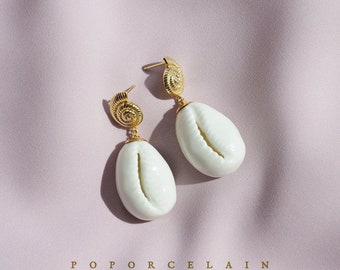 Boucles d'oreilles en forme de larme et coquillage cauri en porcelaine E_043 Bijoux en porcelaine, coquillage, boucles d'oreilles coquillage, boucles d'oreilles tendance, boucle d'oreille faite main, cauri